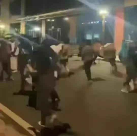 吃瓜视频传播会坐牢吗,法律边界与法律责任解析