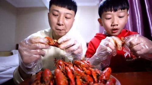 瓜哥吃瓜试吃视频大全,视频大全带你尝遍各式美味瓜果