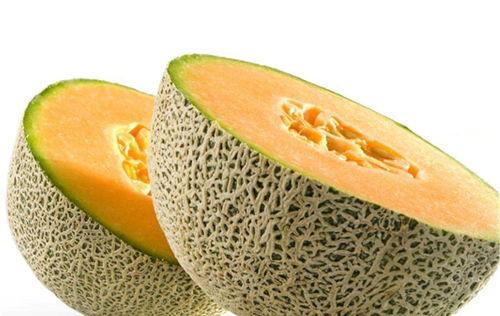 美女吃哈密瓜图片视频,美女与哈密瓜的夏日风情瞬间