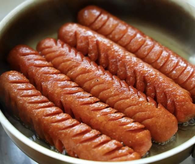 淀粉肠吃瓜视频,一起感受视频中的甜蜜时光