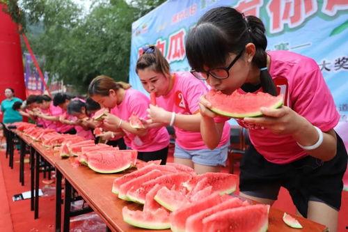 拿西瓜吃瓜群众视频,揭秘拿瓜群众的热闹现场