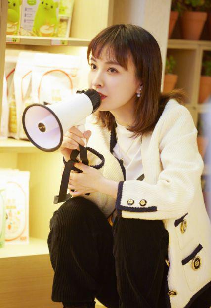 穿搭女星吃瓜视频