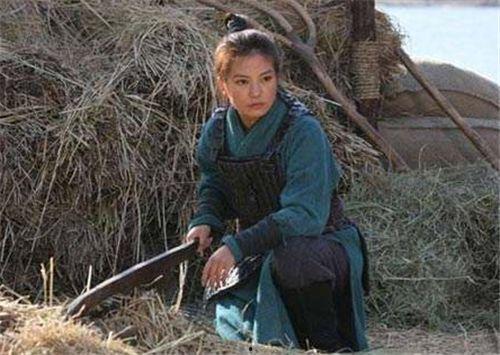 骑驴吃瓜看戏是真的吗视频,网络热传视频背后的真相