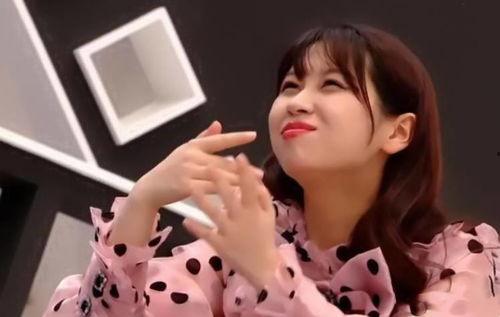 聊明星八卦吃瓜的视频,明星八卦大揭秘，吃瓜群众必看！