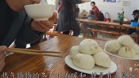 吃小瓜蘸辣椒好吗视频,美味与刺激的双重享受