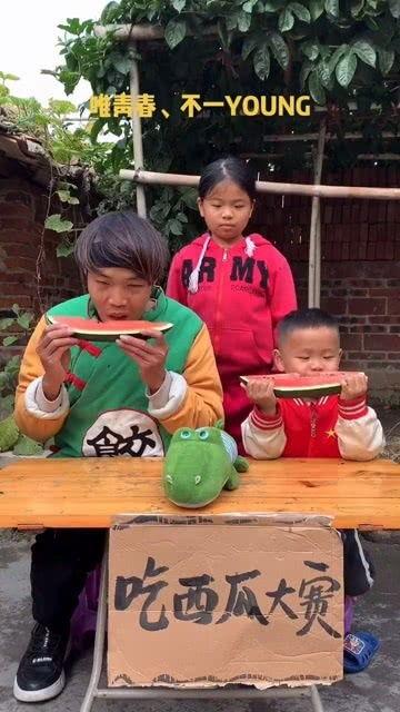 楼下吃瓜搞笑视频,笑料百出！楼下吃瓜搞笑视频大盘点